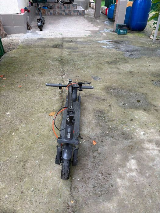 Vand trotineta electrica Xiaomi Electric Scooter Elite, putere motor 400 W, autonomie max. 45 Km, viteza maxima 25 Km/h, Greutate Max. 120Kg