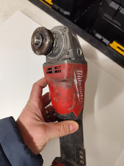 Безчетков акумулаторен ъглошлайф Милуоки Milwaukee M18 FSAG125XB