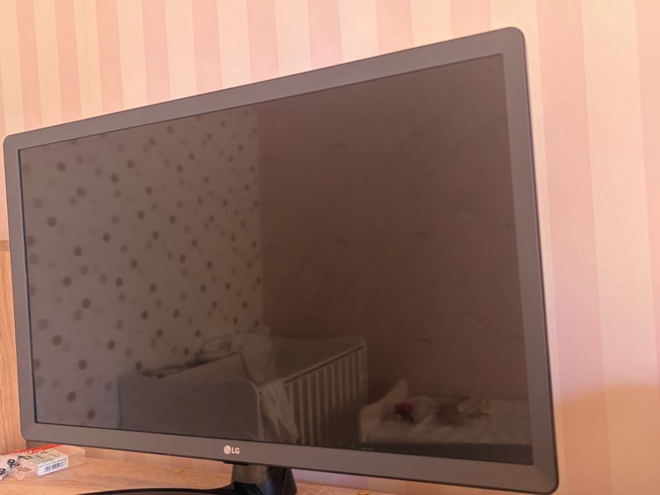 LG телевизор 27”