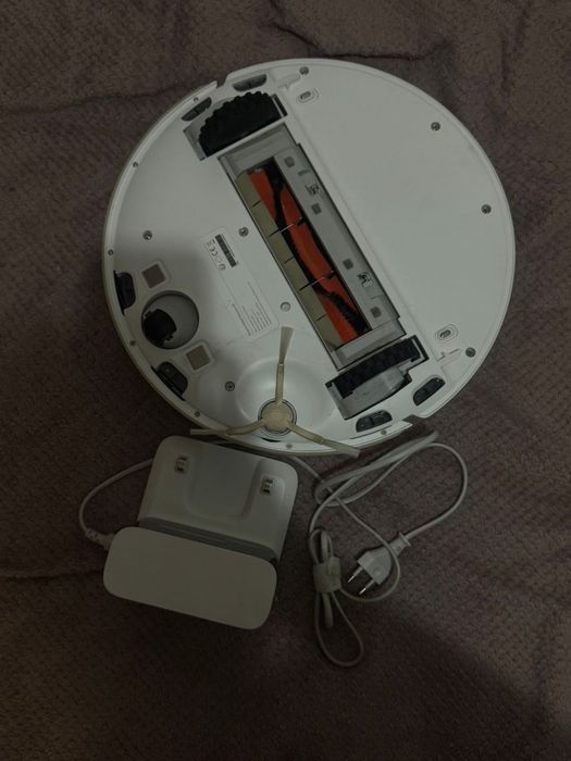 Продам Xiaomi робот пылесос в хорошем состоянии