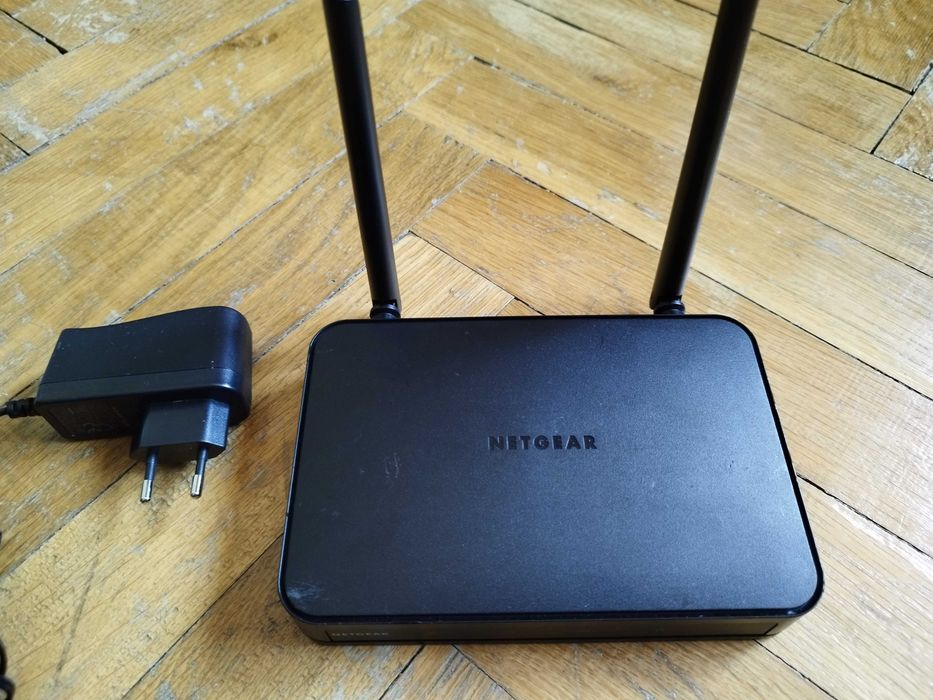 Router Netgear WiFi AC750 R6020