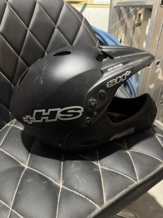 Продам мото шлемы