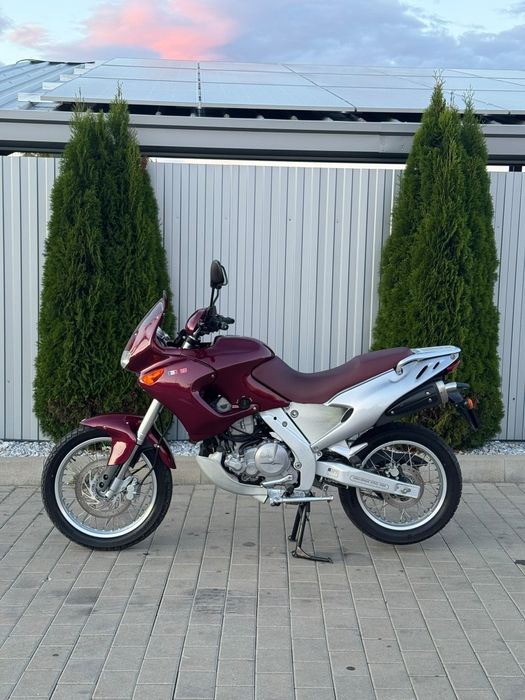 Motocicleta Aprilia pegasso 650
