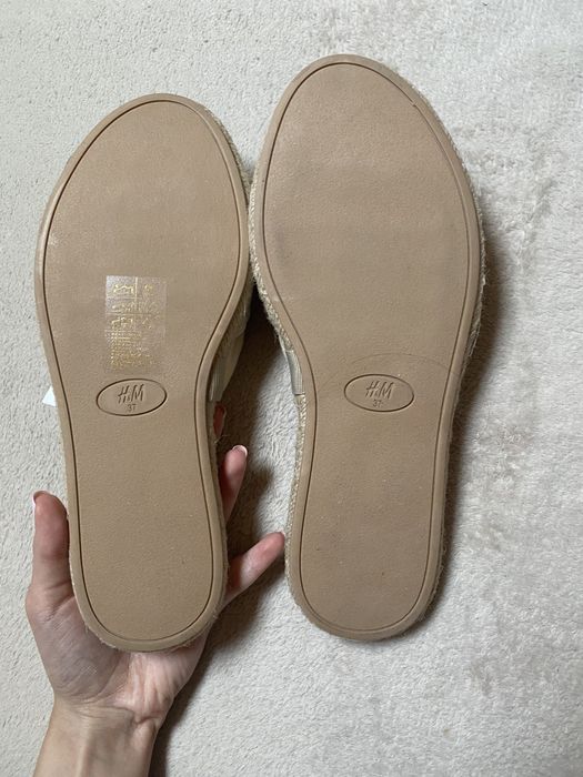 Бежови чехли  H&M