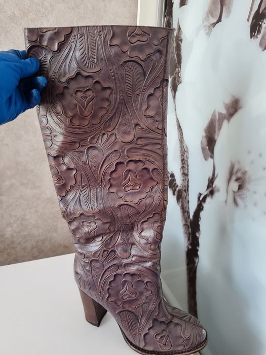 Продаю зимние сапоги