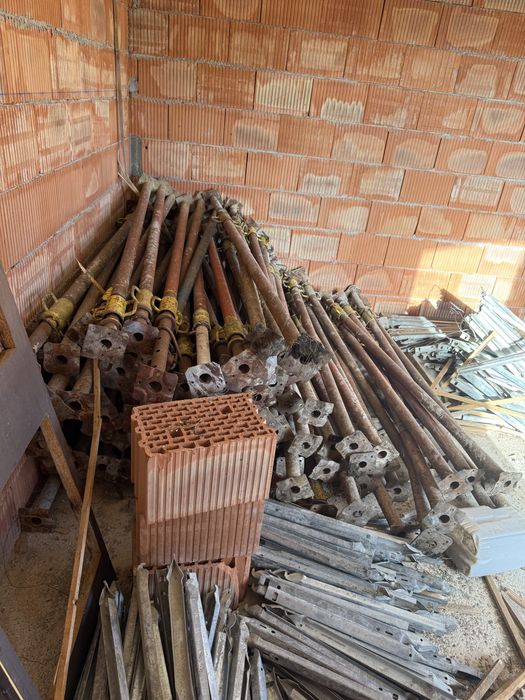 De vanzare tot ce se vede in poze