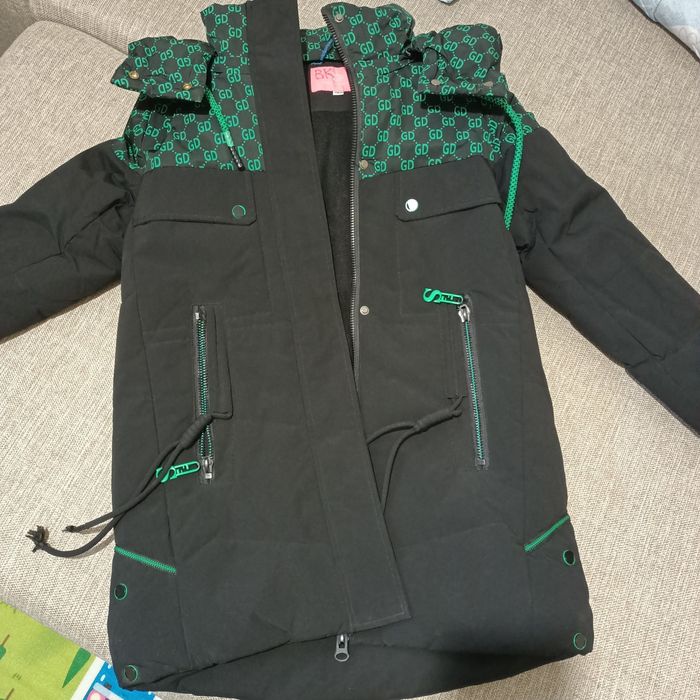 Зимняя куртка на девочку