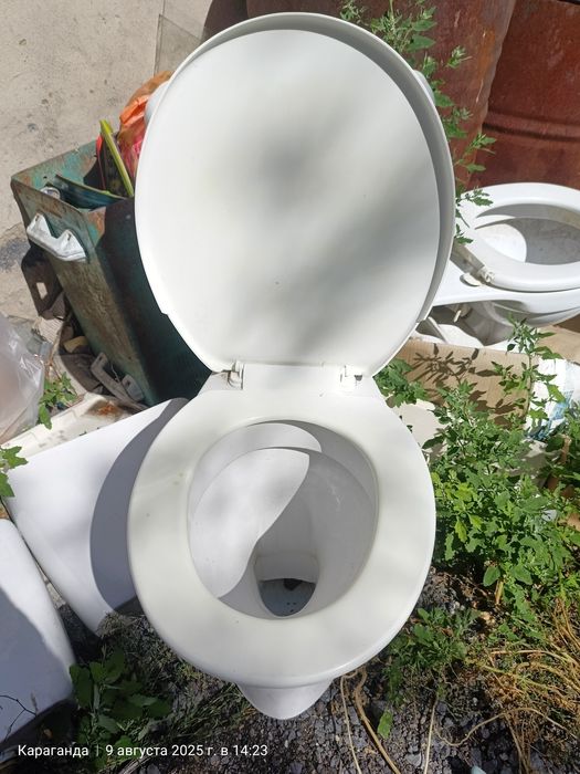 Унитаз в комплекте 8000