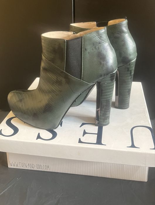 Cizme guess de colectie .