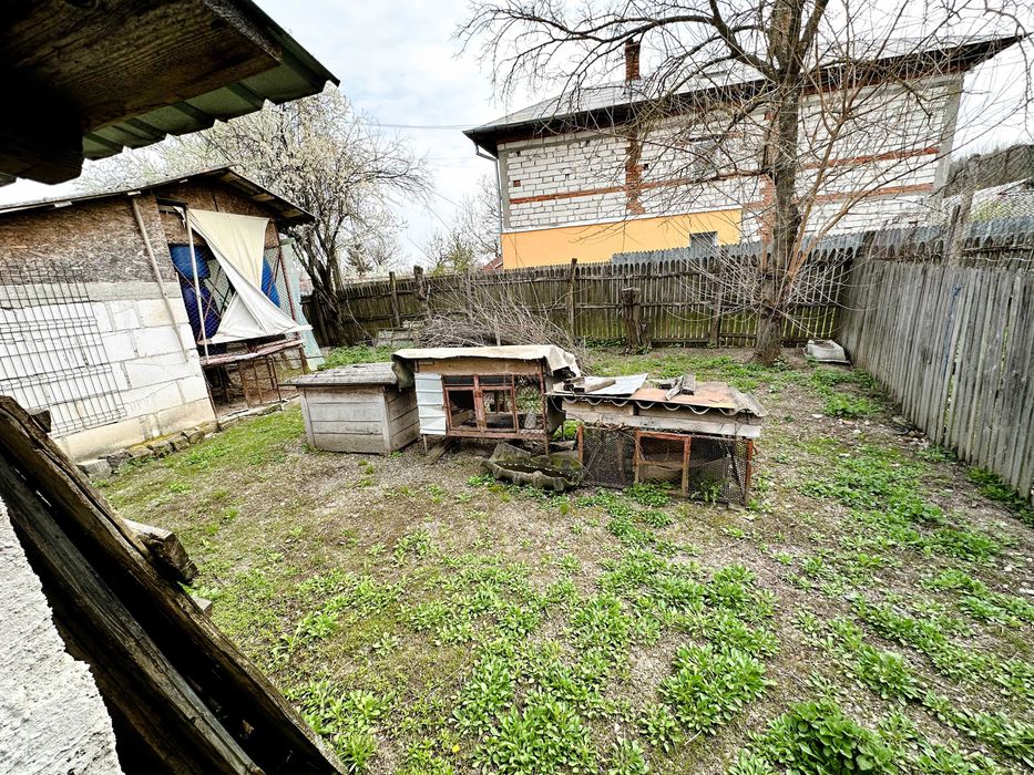 Casă P+1 cu teren 2.470 mp, livadă, anexe și gospodărie completă Mîrțești, Săpata, Argeș