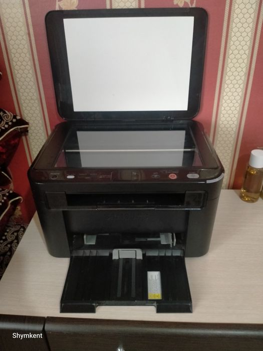 Продам принтер SAMSUNG черный белый распечатка!