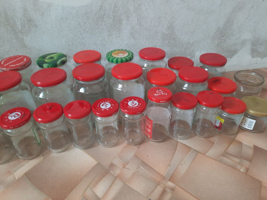 Банки разные с крышками