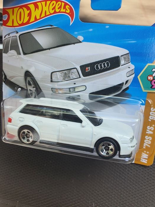 Колекционерски колички BMW 202, 94 Audi Avant RS32