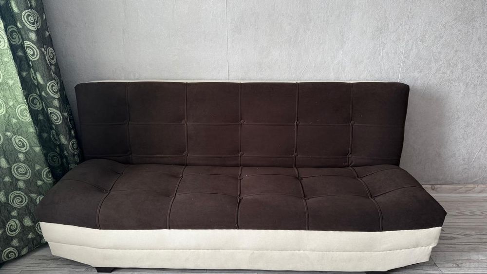 Продам диван в отличном состоянии.
