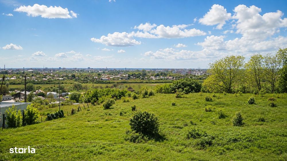 Casă nouă cu terasă panoramică și vedere asupra orașului