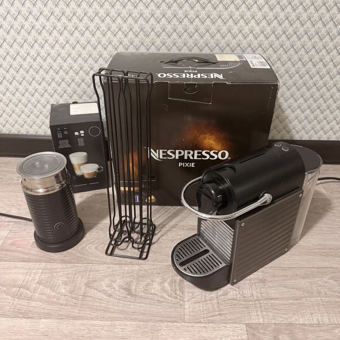 Nespresso Pixie Steel + Nespresso Aeroccino 3