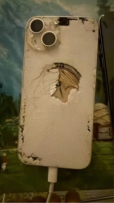 Apple iPhone 14 128GB в белом цвете (Starlight