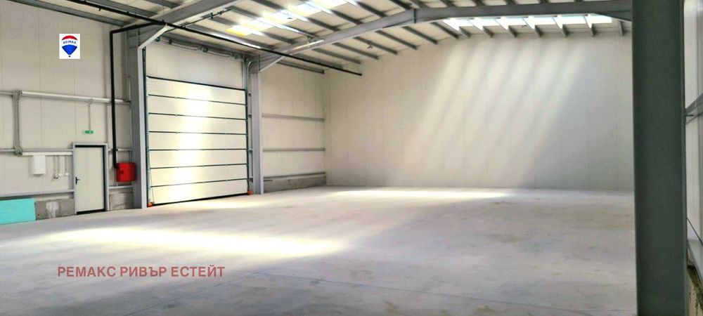 Дава се под наем Склад в Русе, Промишлена зона - Изток - 360 кв.м за 1550 € - Снимка #3