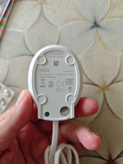 Oral B зарядно за четка за зъби