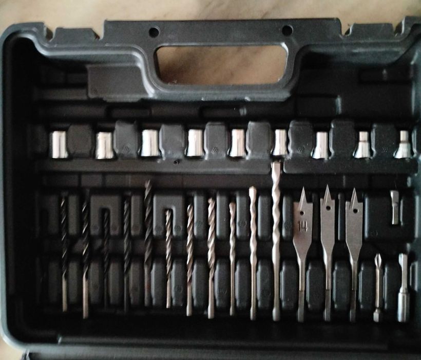 Винтоверт с две батерии & Бормашина