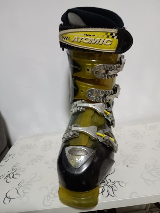 Vând Clăpari Atomic mărimea 40,5