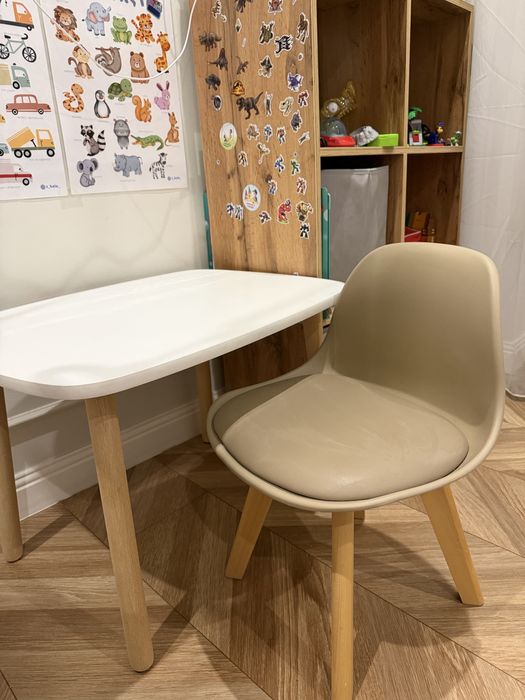 Детский стол со стулом