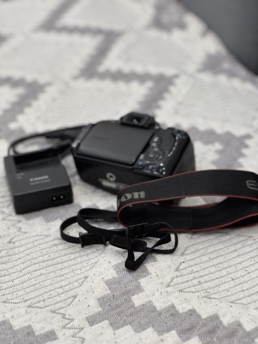 Фотоаппарат Canon 600D