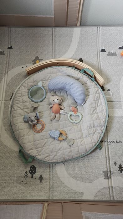 Активна гимнастика Ingenuity Cozy Spot с дървена арка