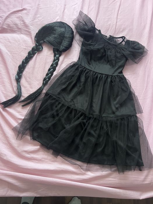 Costum Wednesday