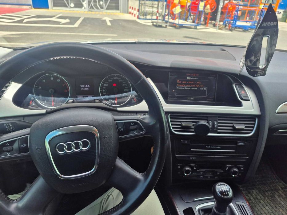 Masina audi a 4 2010