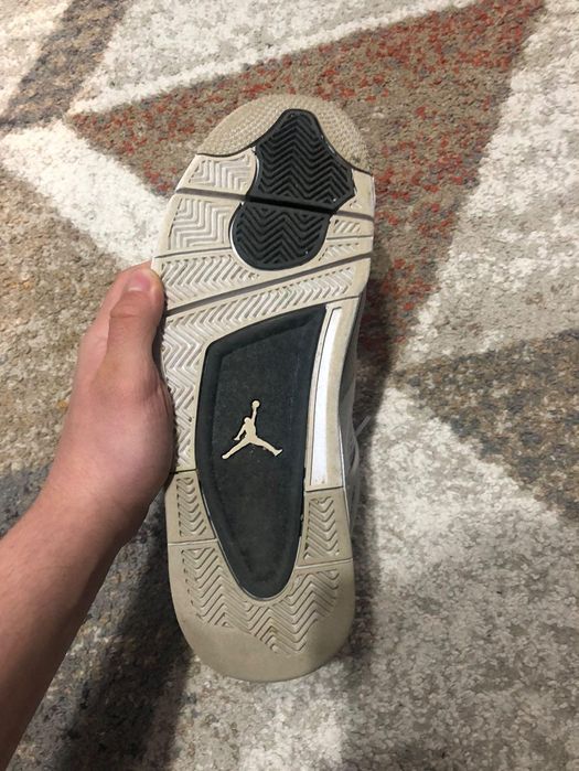 Jordan 4 Military Black Schimb/Vand