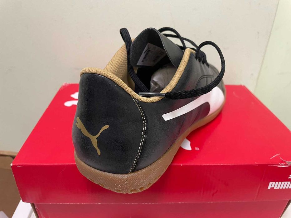 Нови с кутия футболни обувки за зала PUMA размер 42.5