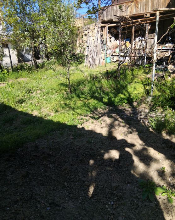 Продава къща в с.Лозно общ.Кюстендил