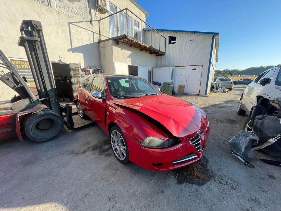 Dezmembrari Alfa Romeo 147 / 1.6 Benzina