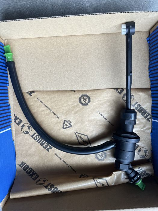 Горна помпа за съединител