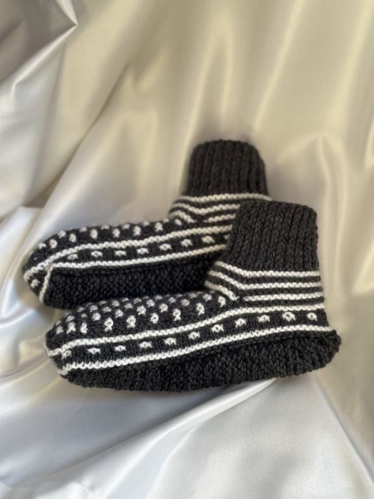 вязаные носки из мягкого акрила