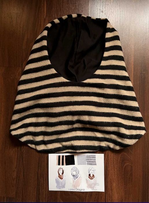 Glugă - fular 2 in 1 . Designer Larisa Dragna NOU în CUTIE