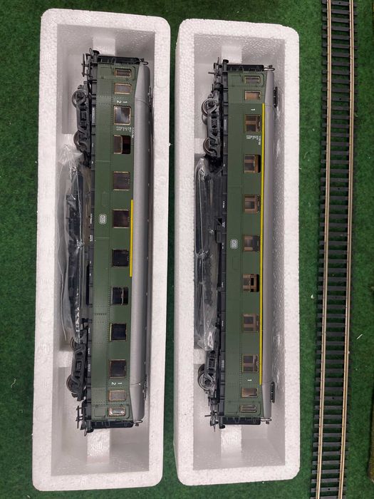 Вагон пътнически поща 4-осен Роко HO 1:87 влак ЖП модел кутия нов