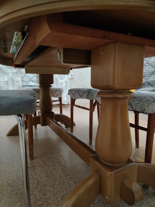 продается обеденный стол