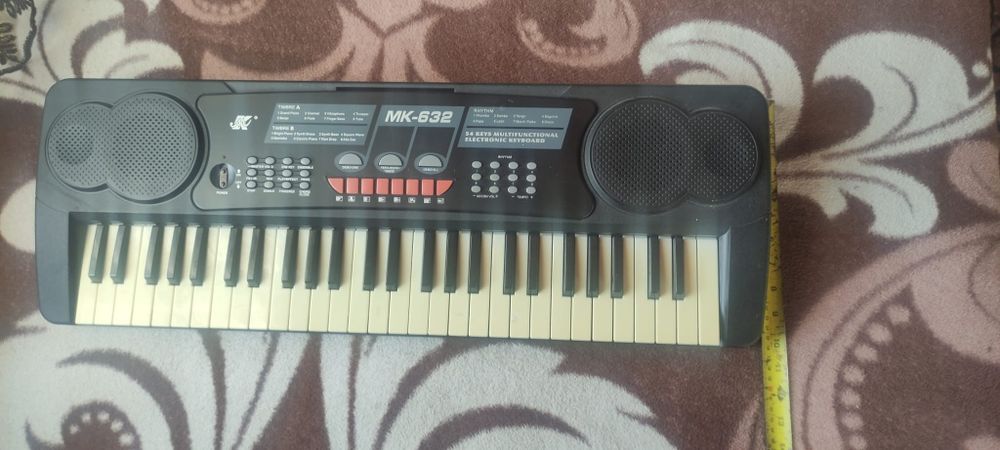 Синтезатор  МК 632 с 54 копчета  170 лв