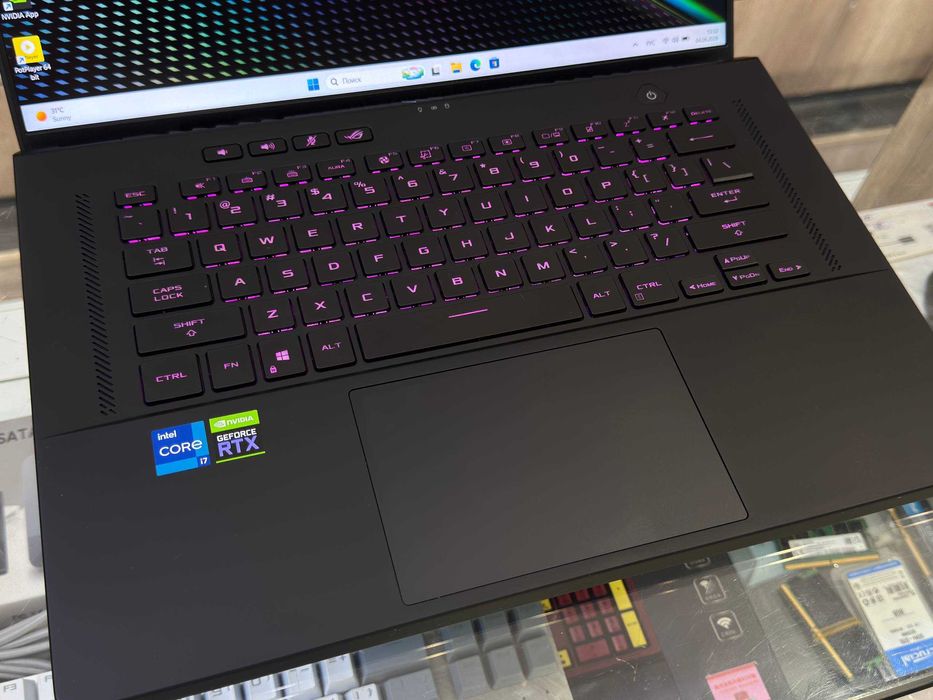 ASUS ROG ZEPHYRUS M16 ore i7-11800H ram 16 ssd 512 RTX 3050Ti 4Gb