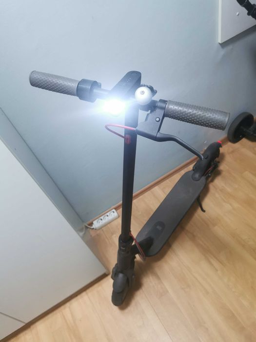 Trotineta electrica Xiaomi Mijia M365 ca noua, folosita foarte putin