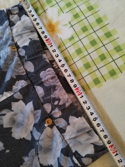 Дамски панталон р-р 25-26 за 10 лева+изненада неупотребявана