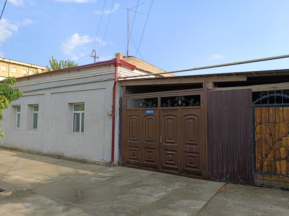 Жай сатилади. Нукус шахри А.Шамуратова кўчаси  70 -жай.