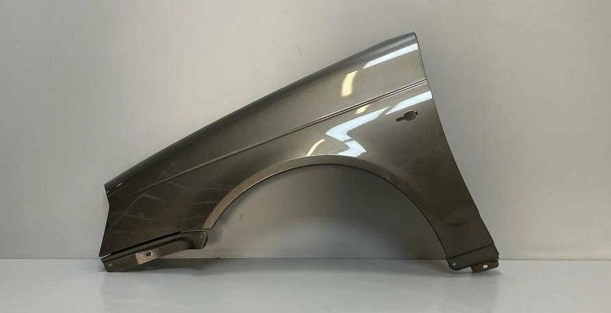 Капот приора в цвет, бампера, крылья