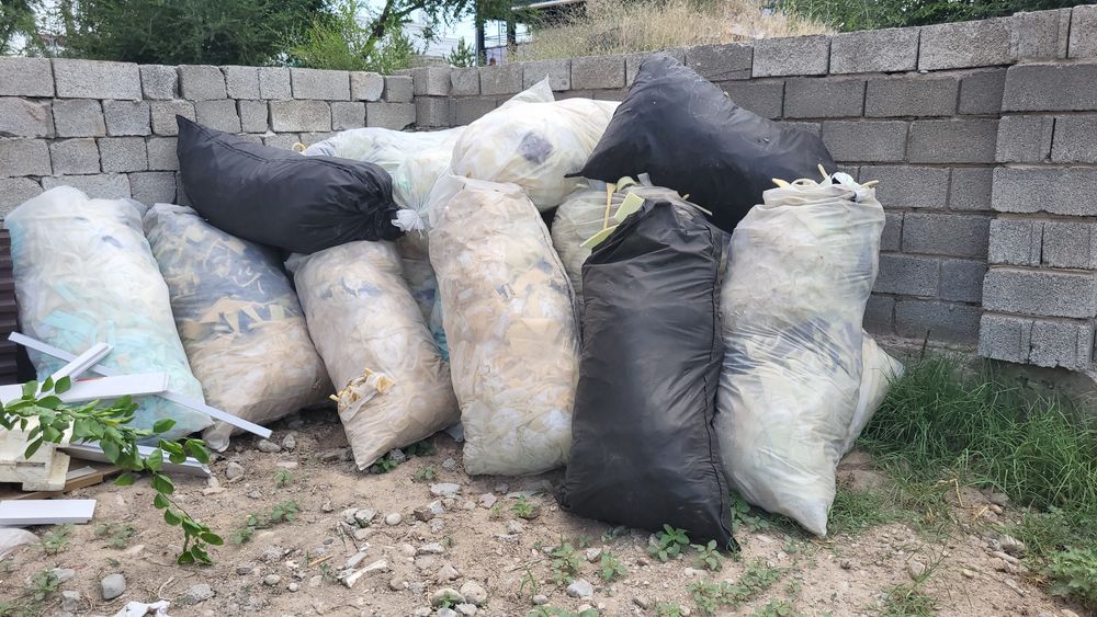 Отдам даром поролон