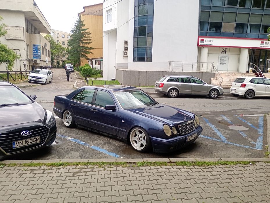 MERCEDES-BENZ E-Class 1999