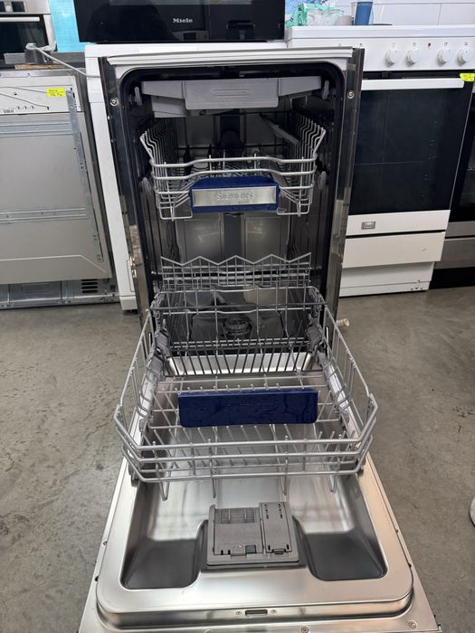 Съдомиялна машина за Пълно вграждане  Siemens 45/см