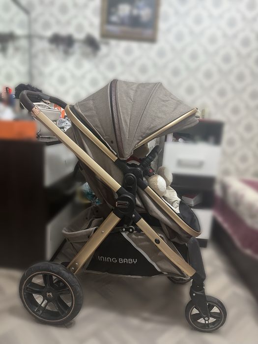 Детская коляска три в одном