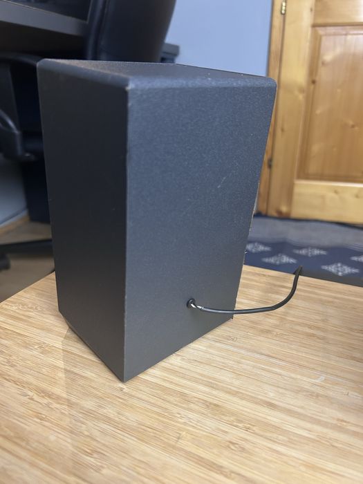 Logitech Z333 2.1 – Sunet puternic, stare bună